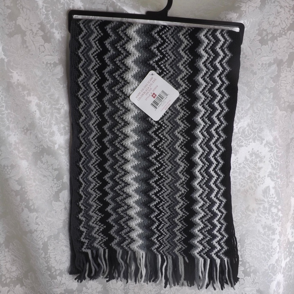 Dearfoams Warp Zig-Zag Scarf
